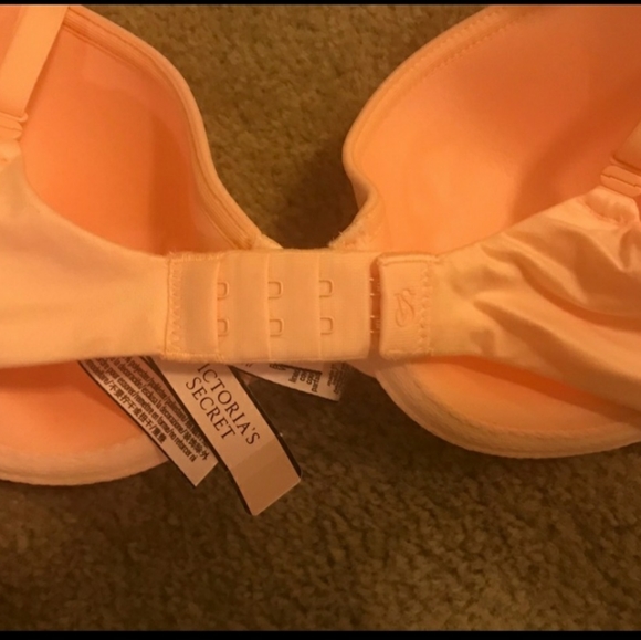 THIS WEEK ONLY SALE!🎈 Victoria’s Secret Body by Victoria Bra - Picture 4 of 4